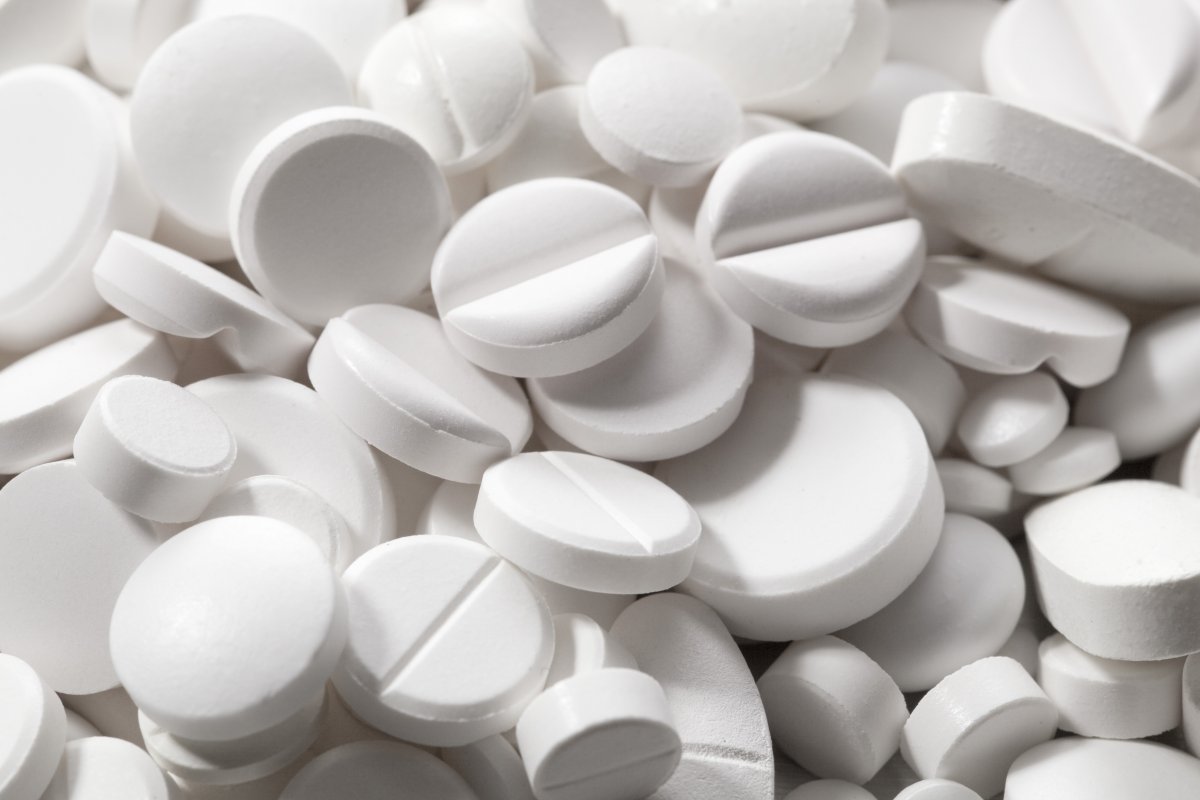 Can you take melatonin with tylenol?